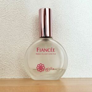 フィアンセ　パルファンドトワレ　ピュアシャンプー　fiance 香水