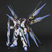 【1円】【未開封】PG 機動戦士ガンダムSEED DESTINY ストライクフリーダムガンダム 1/60スケール 色分け済みプラモデル_画像2