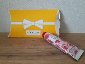 箱付き新品未使用■L'OCCITANEロクシタンハンドクリーム■ローズ■30mL