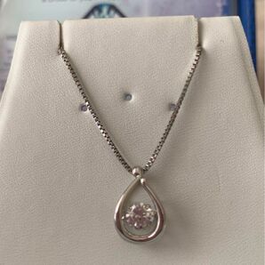 クロスフォー ネックレス