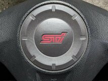 【Ｃ】スバル　インプレッサ WRX STI ステアリング C型　ハンドル GVB GRB GVF GRF スバル純正　赤ステッチ　インフレーター欠品_画像2