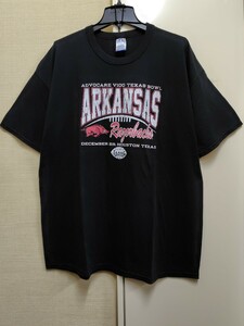 [送料無料](r20b1)2XLカレッジNCAAアーカンソー大学レイザーバックスusaアメリカ輸入古着半袖プリントTシャツオーバーサイズゆるだぼ