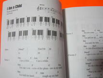 輸入楽譜　Decade: Piano Chord Songbook　（ピアノ＋歌詞）ピアノはコードのみで五線譜なし　Neil Young（ニール・ヤング）_画像3