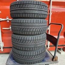 【新品】 スタッドレスタイヤ　215/50R17　ブリヂストン　BLIZZAK　VRX　215/50/17　4本　冬タイヤ　スノー　【来店交換も大歓迎】_画像1