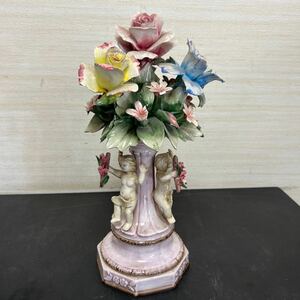 t3-668 Capodimonte カポティモンテ　陶花　置物　インテリア　欠けあり　保管品