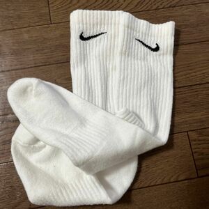 新品未使用　NIKE エブリデイソックス　27センチ　一足