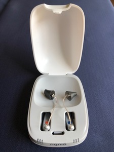 中古　美品　Pure Charge & Go 3X シグニア耳掛け型充電式補聴器　両耳　