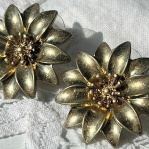 ヴィンテージ ** 美しいフラワーモチーフのピアス vintage pierced earrings の画像1