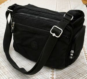 美品♪KIPLING/キプリング ショルダーバッグ◆ブラック 男女兼用 ファスナーポケットいっぱい◆仙