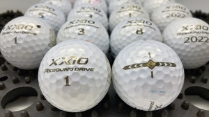 Q215【人気】 ゼクシオ XXIO REBOUND DRIVE 2021年モデル プレミアムホワイト 18個【B級ランク】【ロストボール】