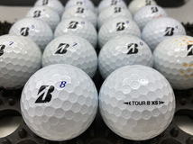 Q241【人気】ブリヂストン BRIDGESTONE TOUR B XS 2022年モデル ホワイト 18個【B級ランク】【ロストボール】_画像1