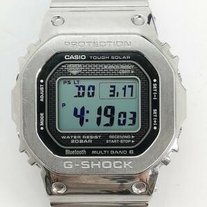 KA★1円～ 中古品 G-SHOCK GMW-B5000D-1JF Bluetooth 搭載 フルメタル 電波ソーラー メンズ シルバー色 箱付き 稼働品の画像2