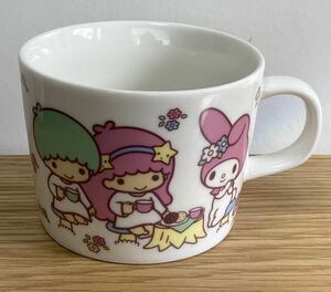 即決☆サンリオ☆40周年記念キキララ＆マイメロのマグカップ☆リトルツインスターズ☆陶器☆ファミリーマート 限定☆コラボ