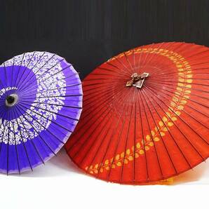 ◆(TH) ◎和傘 まとめて 2個セット 紫色 傘径：75cm 赤色 傘径：110cm 辻倉 日傘 番傘 和風小物 小道具 コスプレ 前撮り 日本舞踊 イベントの画像1