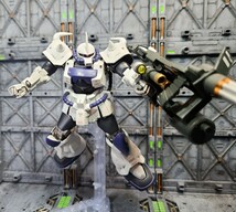 HG 1/144グフカスタム　オリジナルカラー全塗装完成品_画像6