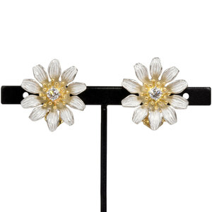  Ishikawa ..ISHIKAWA NOBUKO as Timeaz* time flower motif earrings diamond K18YG Pt900 lady's author jewelry 