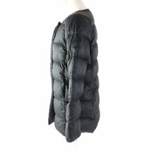 極美品 ピレネックス W22PJ3 COCOON ロゴパッチ付 ノーカラー 比翼仕立て ダウンコート/ ダウンジャケット ブラック 38 正規品 レディース_画像2