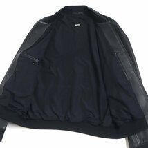 美品 HUGO BOSS ヒューゴボス パンチングレザー ロゴプレート付き WZIP ブルゾン/ジャケット ネイビー 50 正規品 メンズ_画像4