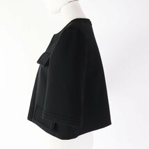 極美品◎CHANEL シャネル P44726 裏地ゴールド・ココマークプレート付き 5分袖 ノーカラージャケット ブラック 36 フランス製 レディース_画像3