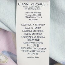 極美品▼VERSACE ヴェルサーチ 2022年製 TAYLOR FIT コットン プリント 総柄 半袖Ｔシャツ ライトブルー S ハンガー付き メンズ_画像7