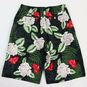 未使用品●GUCCI グッチ 20AW 619073 ハワイアンヴィスコースショートパンツ シルク混 花柄 ハーフパンツ 黒系 50 伊製 正規品 メンズの画像2