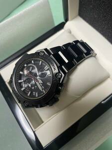 * MR-G MRG-B1000B chronograph * radio wave solar *20 atmospheric pressure waterproof *