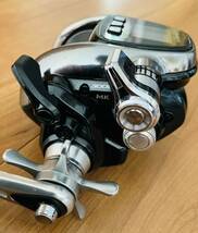 シマノ フォースマスター3000MK 右ハンドル 通電、自動巻き上げ可能も難あり。SHIMANO Force Master 3000MK MUTEKI 電動リール _画像6