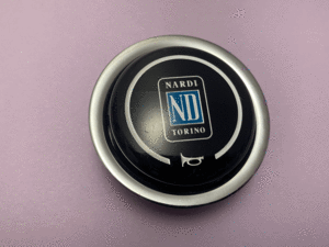 《正規輸入品》NARDI ナルディー【新品・未使用】希少品ホーンボタン　PORSCHE 911GT2 GT3 RS CS ラリー ホーンスイッチ　N1