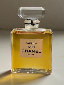 B4C528◆ シャネル CHANEL PARFUM NO19 オードパルファム 香水 EDP 香水 28mL