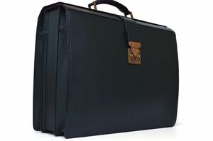 【極美品】ルイヴィトン Louis Vuitton タイガ ピロットケース ウラル エピセア ビジネスバッグ ブリーフケース メンズ M30024 1円