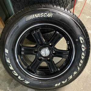 ハイエース 200系 16インチ Maestranzaアルミ＆タイヤセット売り切り！ NASCAR 215/65R16C 109/107R の画像2