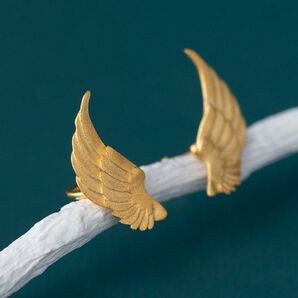 TK397:【定価5980円】１円スタート 天使の羽イヤリング 良デザイン ゴールド 高級感 男女兼用の画像2