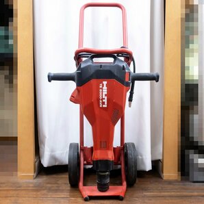 【名東】【1円】【HILTI】ヒルティ 電動ジャックハンマー TE 2000-AVR コード式 ハツリ機 コンクリート ブレーカー 床解体 04hi0240huの画像1