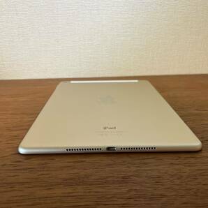 ［美品］Apple iPad Air2/32GB/SIMフリー/Wi-Fi+Cellular/ゴールド②の画像5