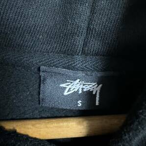 【人気】stussy パーカー ブラック バックプリントあり sサイズ フェード 厚手の画像7