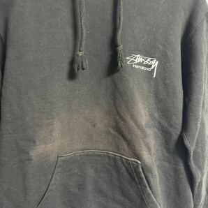 【人気】stussy パーカー ブラック バックプリントあり sサイズ フェード 厚手の画像6