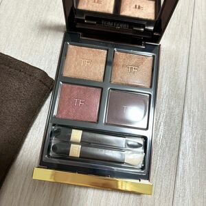 トムフォード TOM FORD アイ カラー クォード #04 ハネムーン 6g