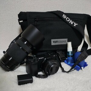 ★セット★　SONY　ミラーレス一眼レフカメラ　α6300 望遠ズームレンズ　SEL55210　バッテリー×2 お手入れセット　ズームレンズキット