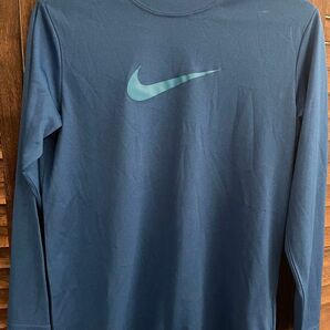 【NIKE 】dry fit 薄い長そでT シャツ感覚的にはS size