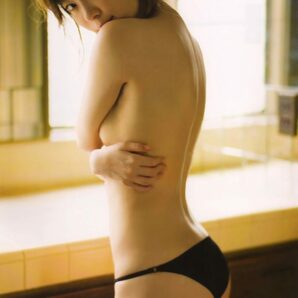 ●希少初版本♪●帯付き●指原莉乃 写真集 スキャンダル中毒 の画像2