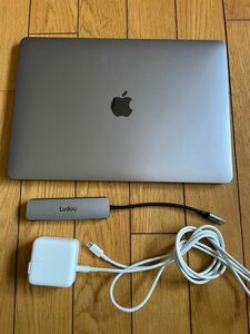 極美品☆Apple Macbook Air M1 8GB 256GB スペースグレー【USB変換ケーブル、PCケース付き！箱あり】