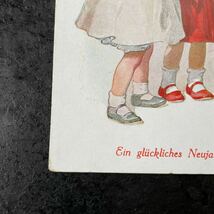 アーティスト作 ★ アンティーク ポストカード 1918年消印 新年 お祝い 子供 女の子 可愛い 花束 ドイツ オーストリア 絵葉書_画像3