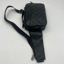 1円 【王者の貫禄】LOUIS VUITTON ルイヴィトン エクリプス モノグラム バムバッグ ボディバッグ ショルダーバッグ ブラック メンズ M42906_画像3