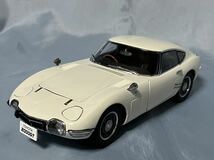 オートアート製　　トヨタ　2000 GT 白　　1/18_画像2