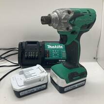 【1円～】Makita マキタ 充電式インパクトドライバ M697D [充電器：DC18SG／バッテリー：BL1413G 付き] 電動工具 DIY【中古品】_画像1