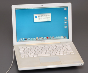 Apple MacBook 1.83GHz Core 2 Duo〈13.3_Late 2006_MA699J/A〉MacBook2,1 A1181 完動難あり品●028