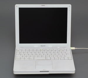 OS9 Classic start-up /Apple iBook G4(12-1.33GHz Mid2005 M9846J/A)A1133 JANK_02 immovable junk *063