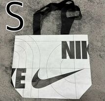 3枚セット! 新品 NIKE エコバッグ S M L 新品 ナイキ トートバッグ ショッパー ショップ袋 エコバック 3点セット 韓国 白 ホワイト 黒_画像2