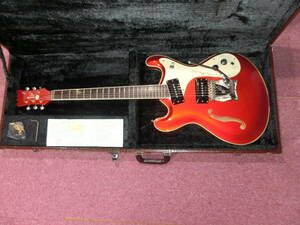 　mosrite of California 　mosrite COMBO DX/MR 　2008年頃製作　メタリックレッド　専用ハードケース付き　音出し確認済み　良好