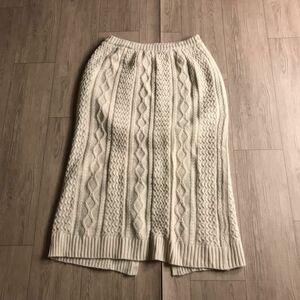 100円スタート☆ samansa mos2 サマンサモスモス　ケーブル編み　ニット　スカート フリーサイズ
